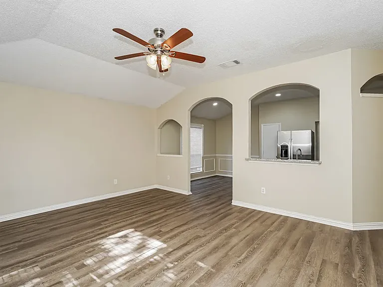 8732 Eaglestone Way — Photo 3