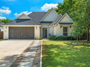 2501 Handley Dr, Fort Worth, TX 76112