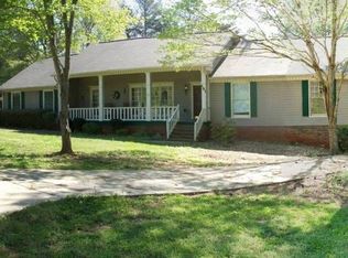 101 Ridgeview Dr, Silver Creek, GA 30173