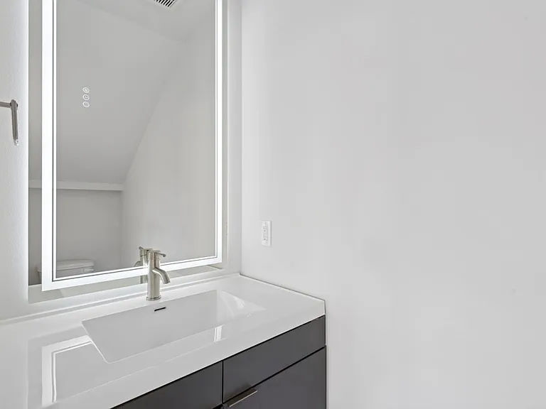 1915 Robbins Pl — Photo 15