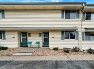 461 Mailand Ct, Maplewood, MN 55119