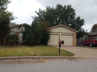 816 Hollow Creek Rd, Burleson, TX 76028