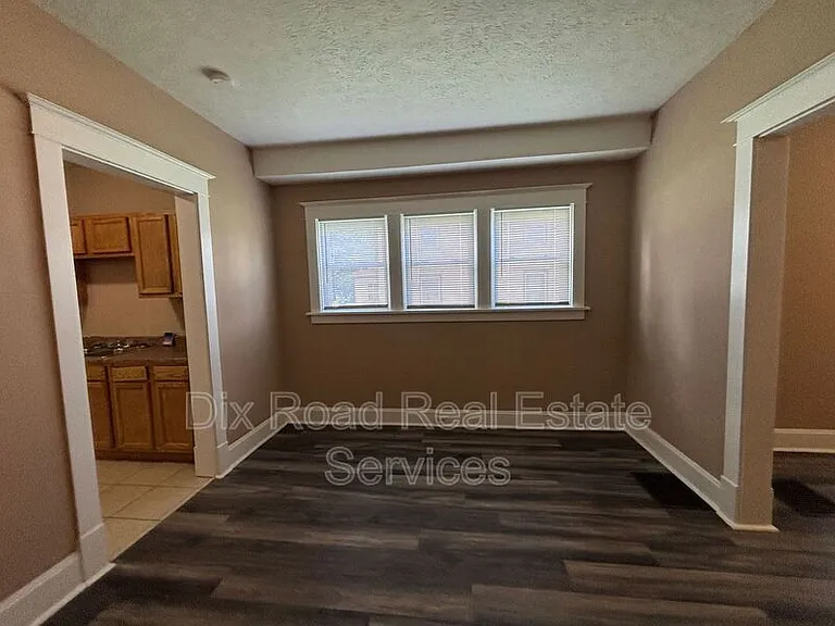 208 Garfield St — Photo 8