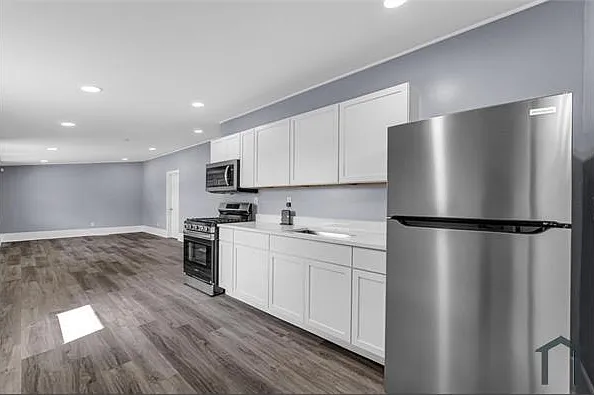 3 bed, $1,825 — Photo 3