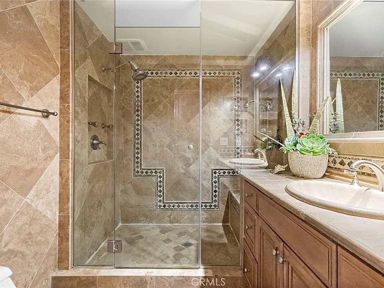 4621 Wayne Rd — Photo 11
