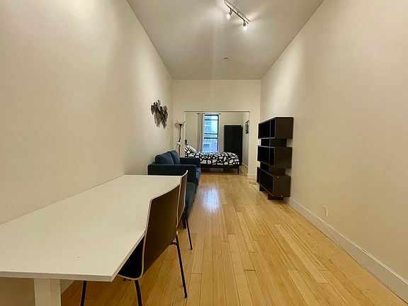 2nd image of 201 W 95th St APT 301