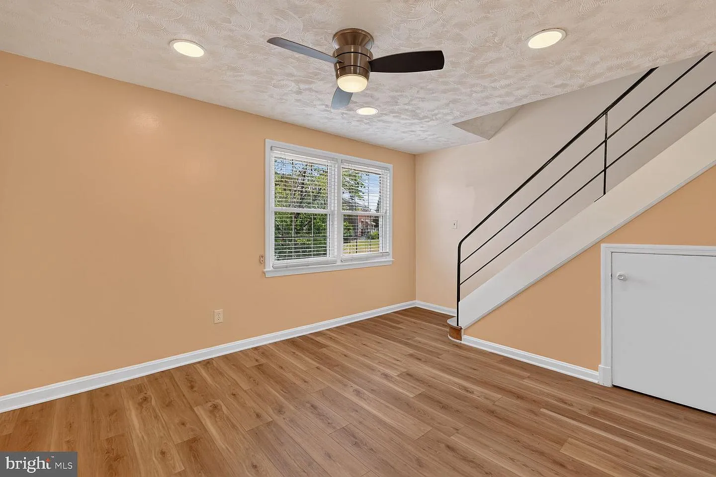 2 bed, 768 sqft, $1,850 — Photo 2