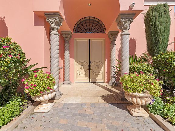 3rd image of 18 Via Condotti