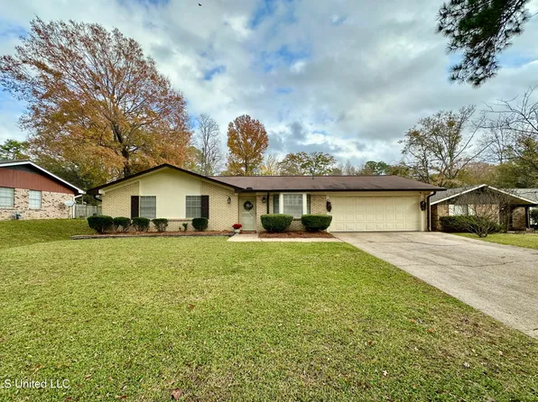 910 Cedar Hill Dr, Clinton, MS 39056