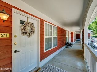 225 Crescent Hill Pl APT 211, Louisville, KY 40206
