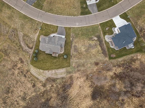 4th image of 3078 Aaron Dr