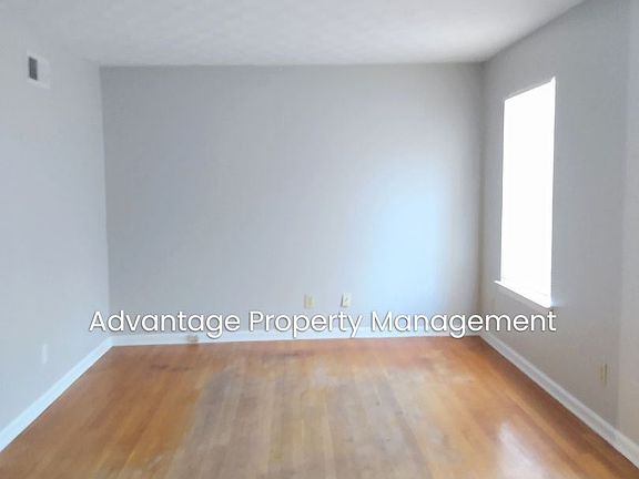 4th image of 2856 Alfaree St
