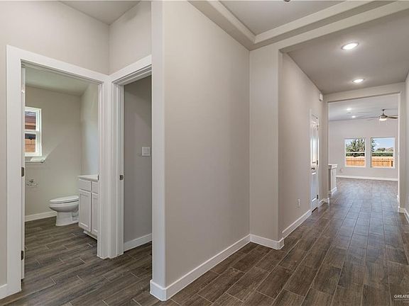3rd image of 4813 S Landon Ave