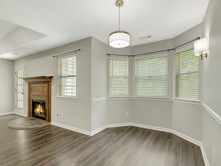 56 Pemberton Pl — Photo 13