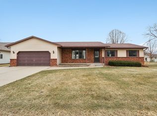 310 Kay Dr, Waunakee, WI 53597