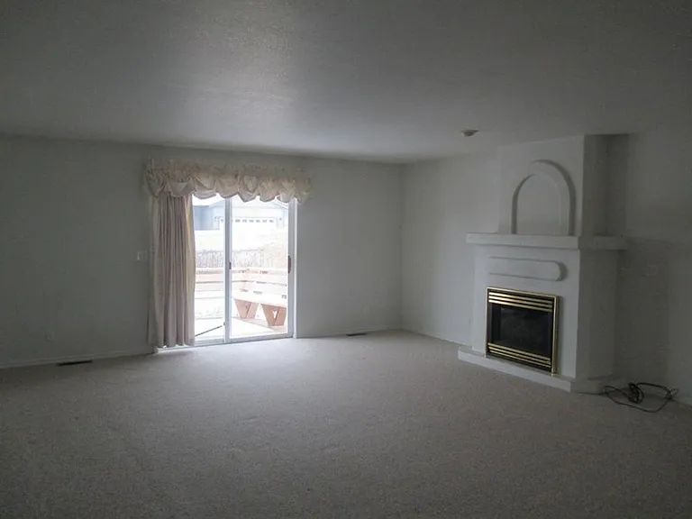 141 Greenbriar Dr — Photo 5
