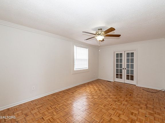 4th image of 1414 Irwin Ave