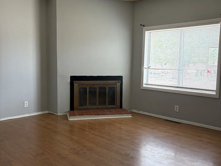 468 W Park Ave — Photo 8