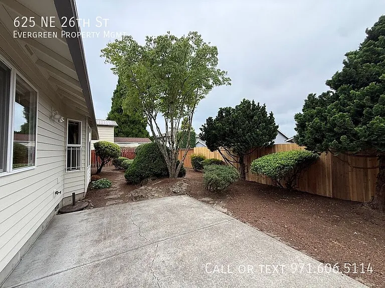 625 NE 26th St — Photo 36