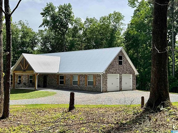 3rd image of 61 Robbins Rd