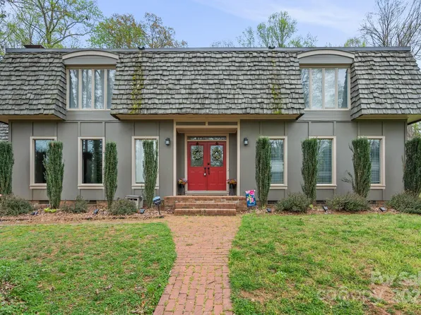 242 Magnolia Ave, Mocksville, NC 27028