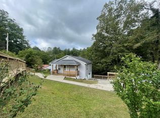 278 Roosevelt St, Crab Orchard, WV 25827