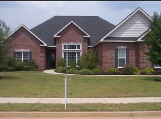 300 Roseine Dr, Warner Robins, GA 31088