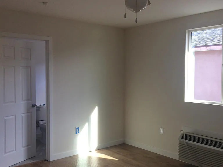 1250 W 37th Dr — Photo 11