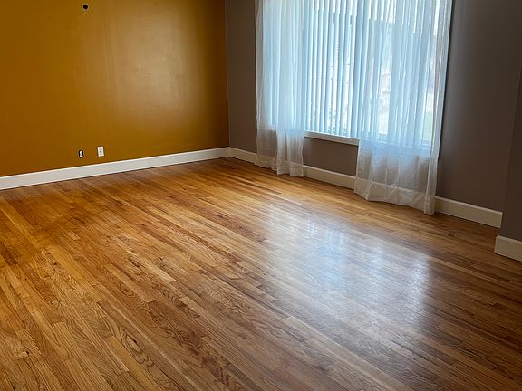 3rd image of 302 N Underwood St APT 6