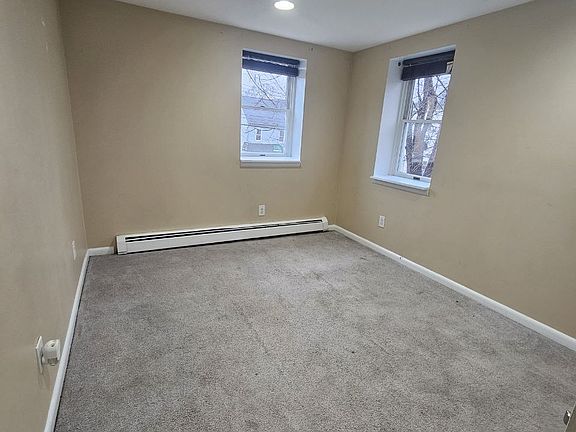 4th image of 33 Smith Clove Rd