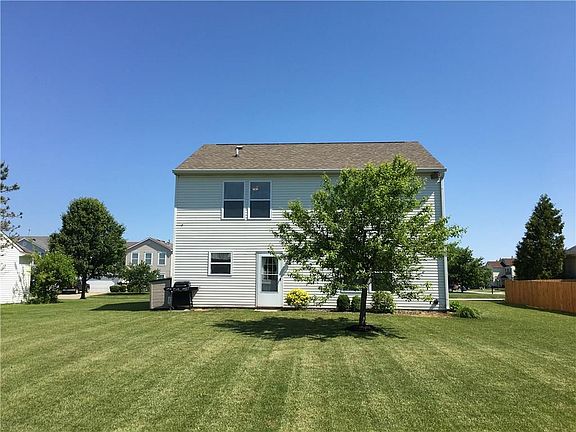 2nd image of 1451 Jasmine Dr