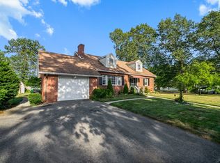 255 Moore St, Chicopee, MA 01013