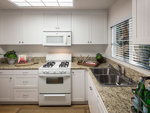 3rd image of 2480 Irvine Blvd APT 383