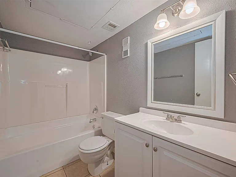 12905 Woodforest Blvd #107 — Photo 18