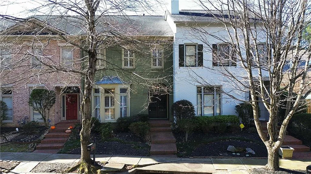 2 bed, 2.5 bath, 2059 sqft, $2,450 — Photo 2