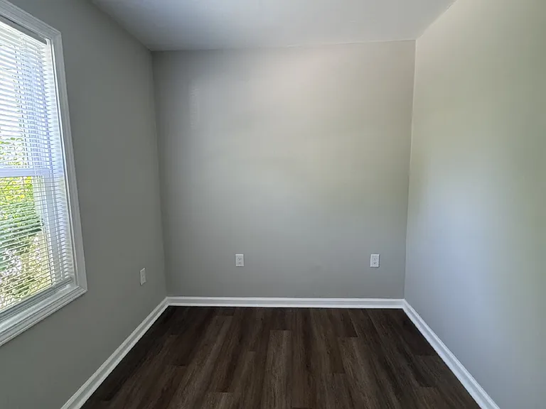 1754 Meadowbrook Ter #B — Photo 7