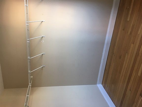 4th image of 254 Grove St APT 4