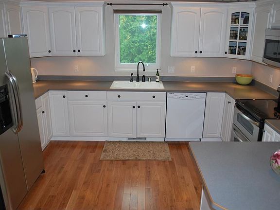 2nd image of 2506 Richardson St
