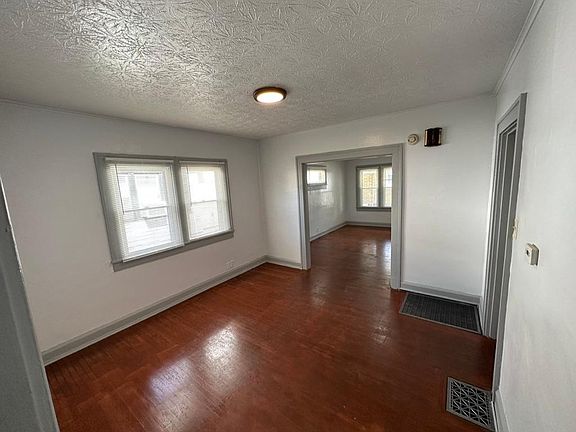 3rd image of 4026 Cornelius Ave