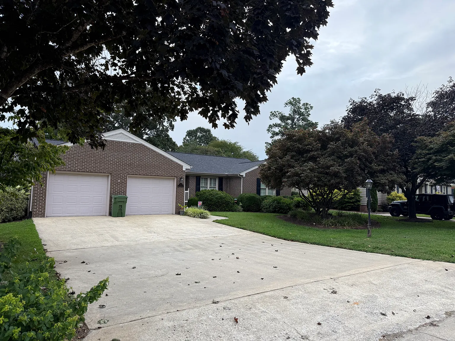 3 bed, 2.5 bath, 1742 sqft, $1,975 — Photo 3