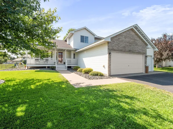 5425 Kings Cir N, Brooklyn Park, MN 55443