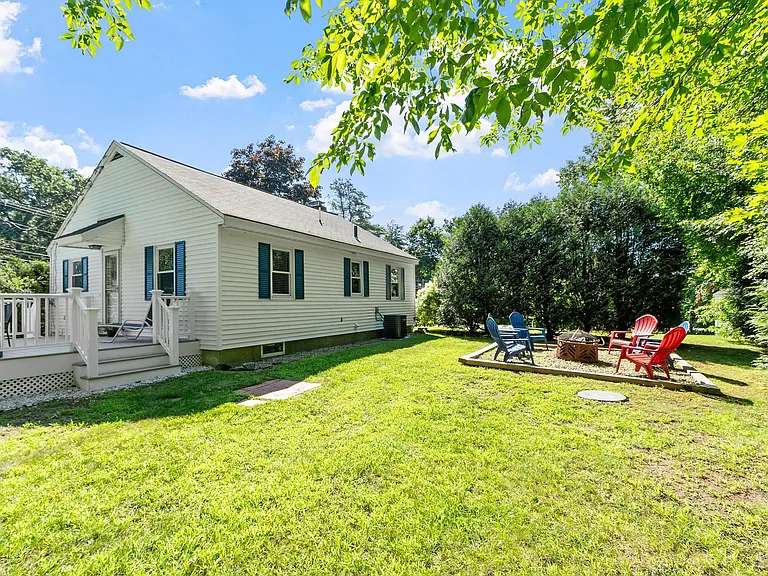 68 Oak Hill Rd — Photo 5