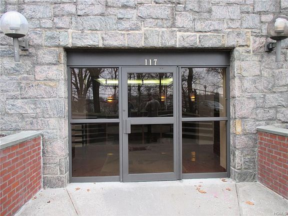 3rd image of 117 S Highland Ave #1J