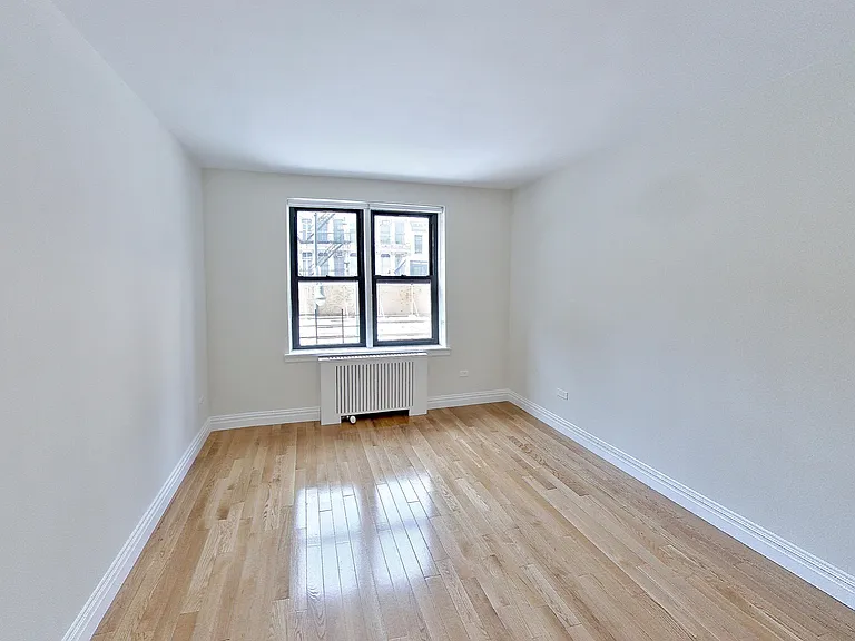 108 W 15th St #2M — Photo 4