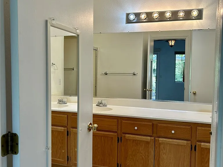 1509 Trinity Ct — Photo 19