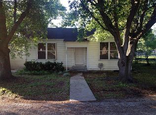 1304 Yupon Ave, El Campo, TX 77437