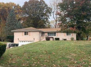 121 Thornhill Dr, Danville, IL
