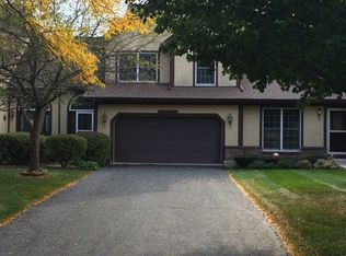 11754 Pebble Beach Dr, Genoa, IL 60135