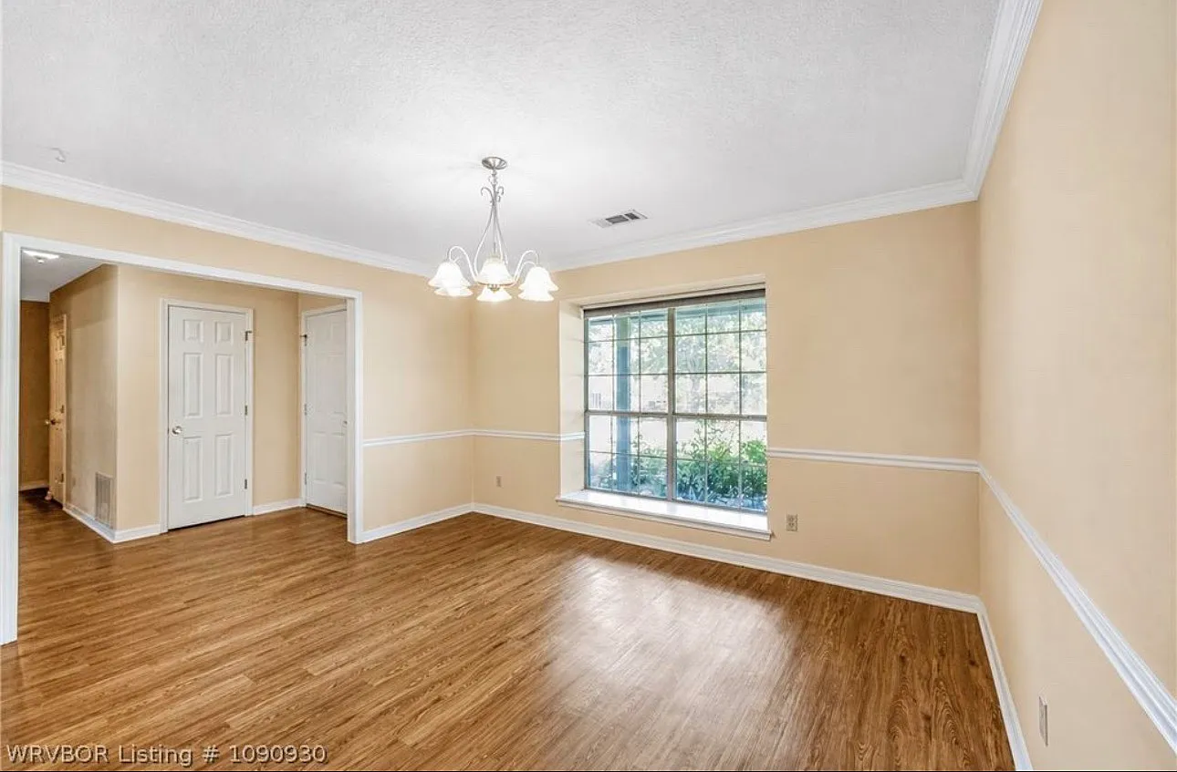 3 bed, 1760 sqft, $1,899 — Photo 3