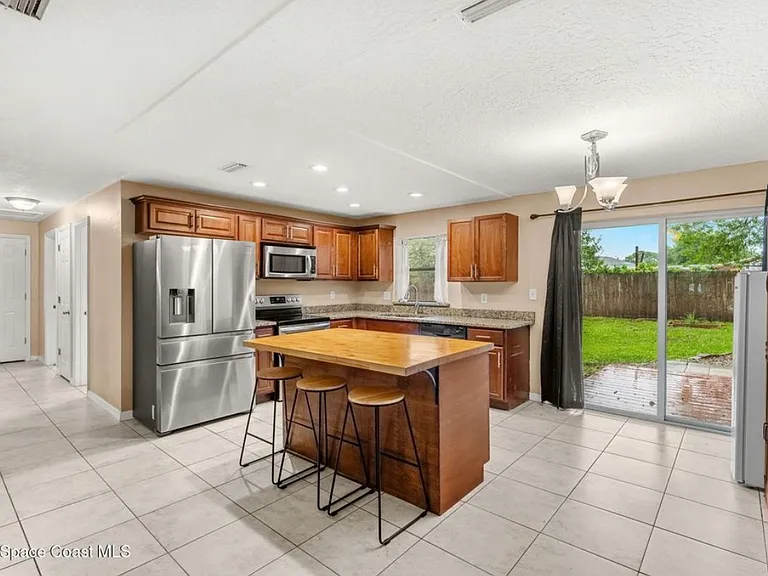 2508 Hathaway Dr #A — Photo 5